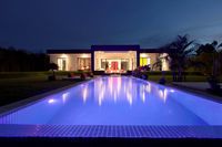 Hua Hin BAAN ING PHU Pool Villa Haus Ferienhaus Resort Swimmingpool Thailand nachtpool